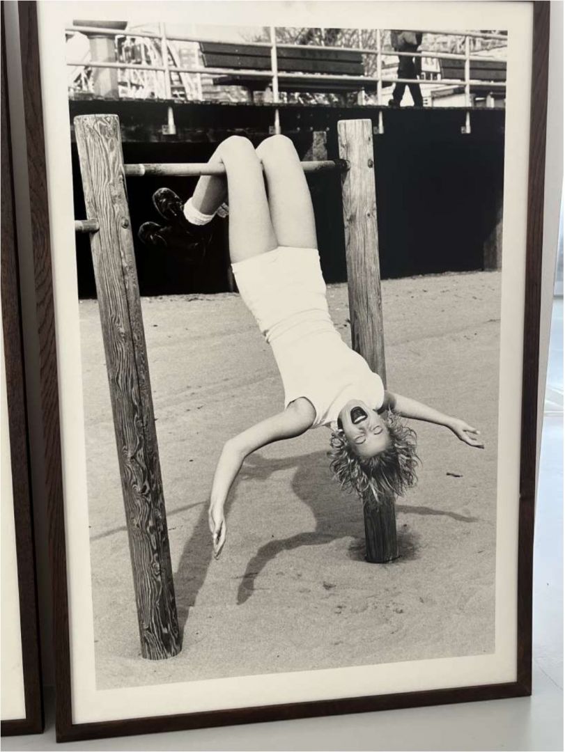 Ellen VON UNWERTH (*1954, Germany): Upside down – Christophe Guye Galerie
