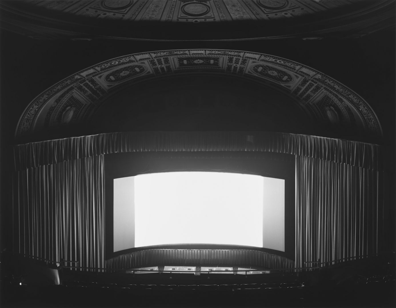 Hiroshi SUGIMOTO (*1948, Japan): U. A. Rivoli, New York – Christophe Guye Galerie