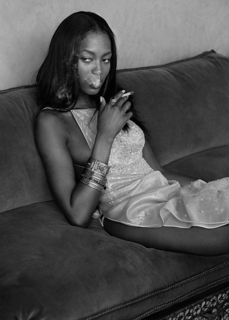 Albert WATSON (*1942, Scotland): Naomi in Morocco – Christophe Guye Galerie