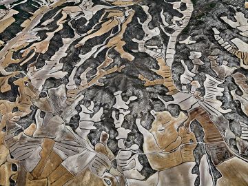 Edward BURTYNSKY (*1955, Canada): Dryland Farming #12, Monegros County, Aragon, Spain – Christophe Guye Galerie