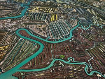 Edward BURTYNSKY (*1955, Canada): Salinas #2, Cádiz, Spain – Christophe Guye Galerie