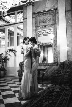 Ellen VON UNWERTH (*1954, Germany): Galliano, Paris – Christophe Guye Galerie