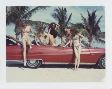 Ellen VON UNWERTH (*1954, Germany): Strike the pose, Brandi Quinones, Kate Moss, Shalom Harlow, Miami – Christophe Guye Galerie