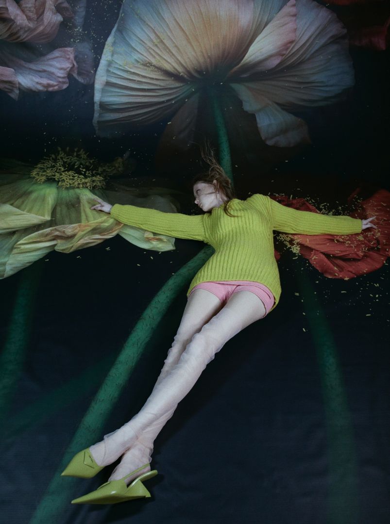 Emma SUMMERTON (*1970, Australia):  Sarah Grace in Prada #1 – Christophe Guye Galerie