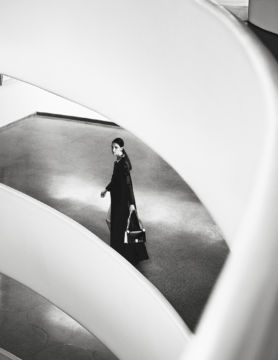 Emma SUMMERTON (*1970, Australia): Guggenheim x Dior – Christophe Guye Galerie