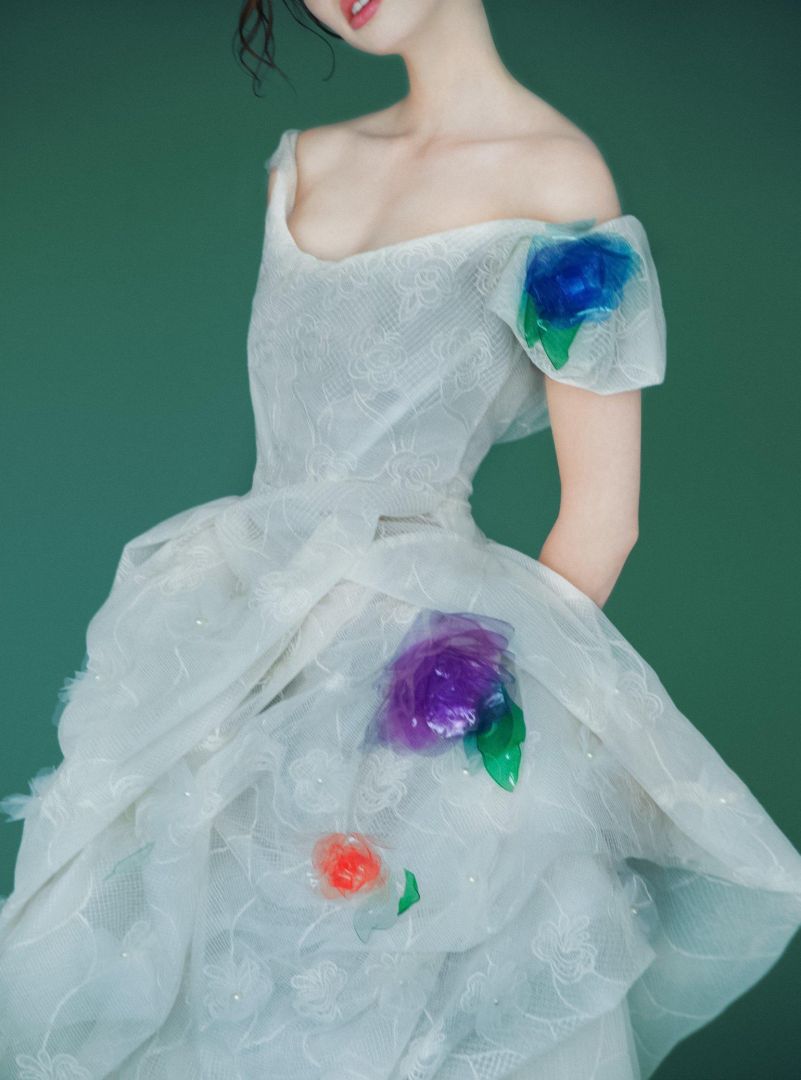 Erik MADIGAN HECK (*1983, United States): Harper’s Bazaar Green – Christophe Guye Galerie