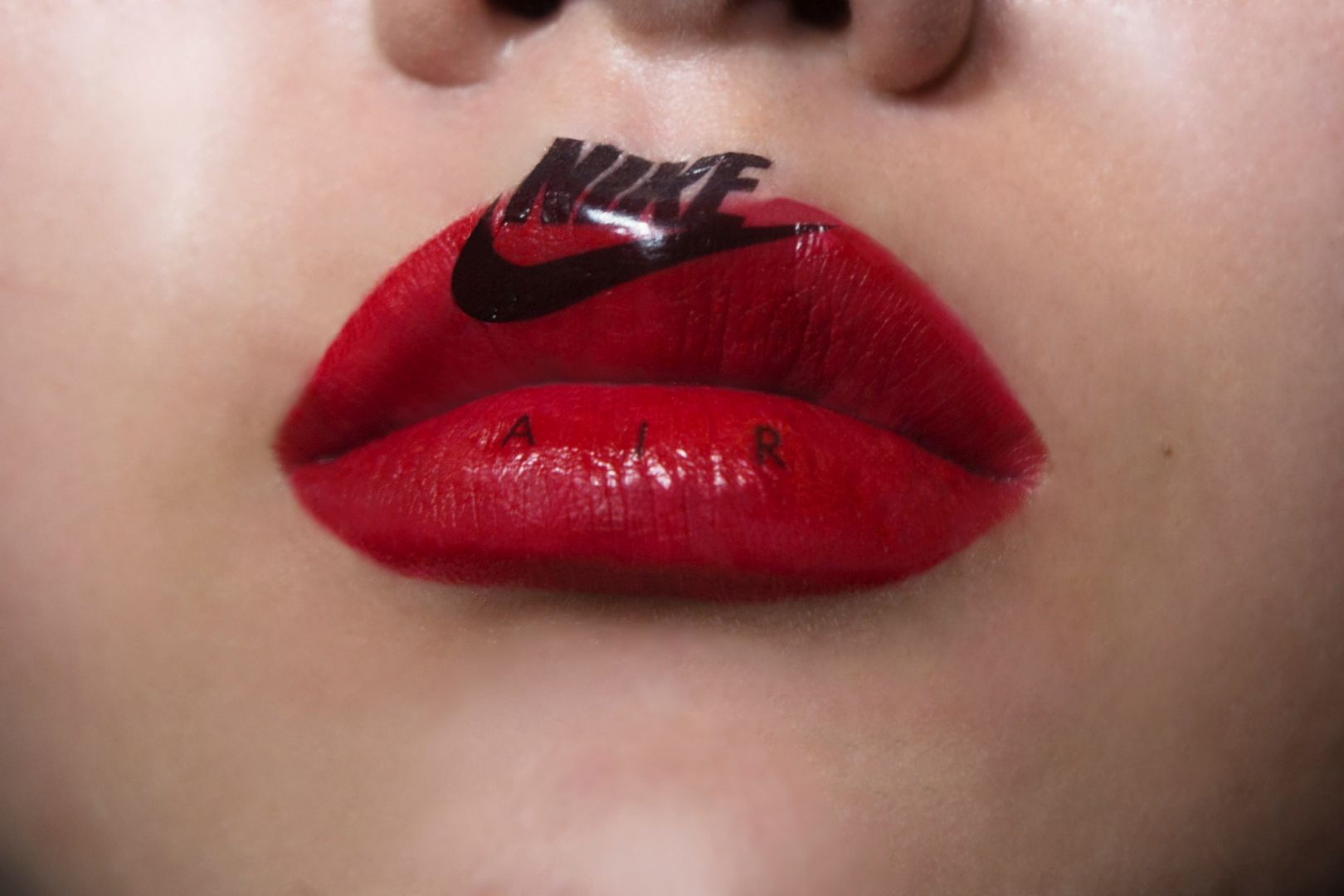 JOHN Yuyi (*1991, Taiwan): Wear NIKE 11 – Christophe Guye Galerie