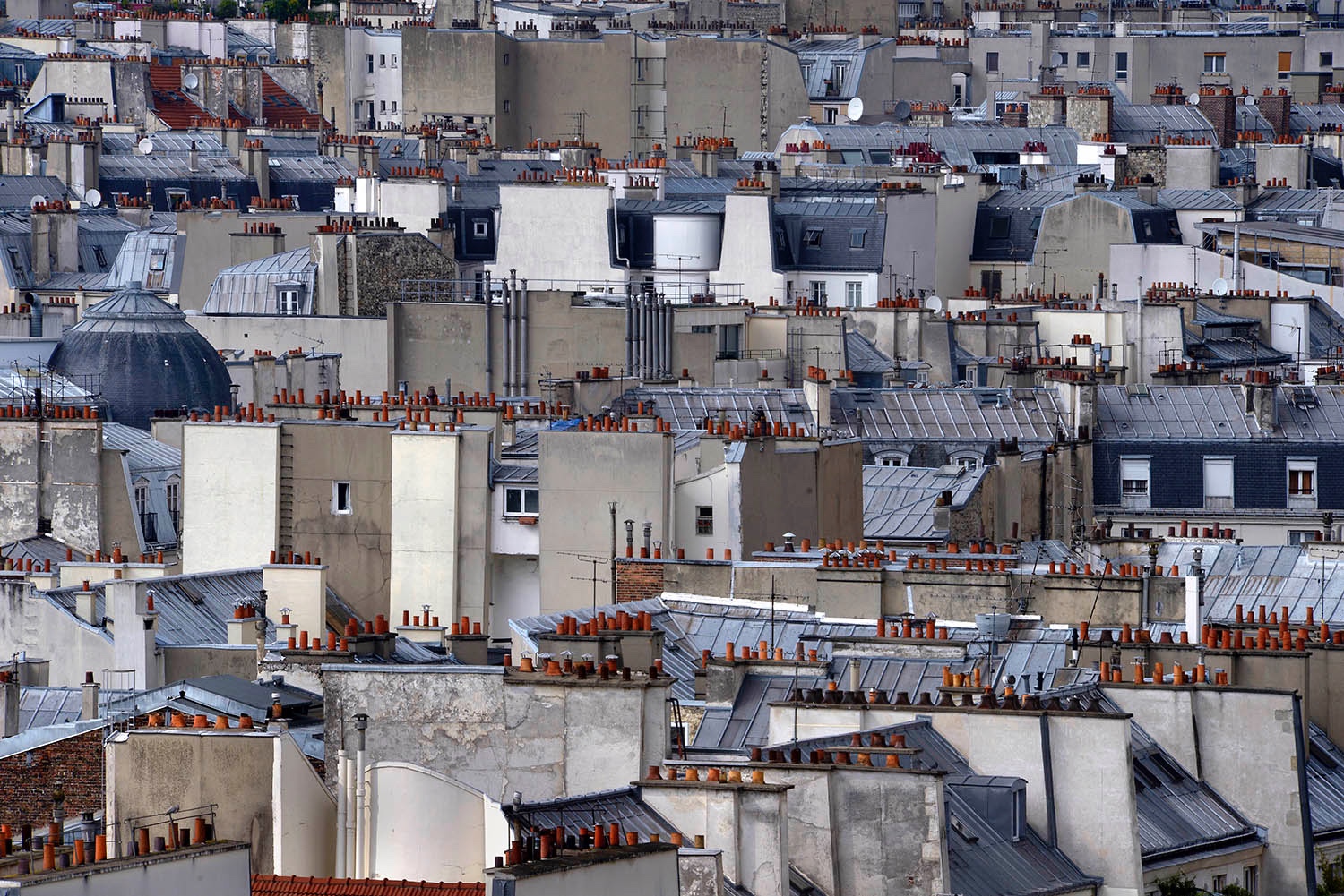 Michael WOLF (1954 – 2019, Germany): Paris Rooftops 17  – Christophe Guye Galerie