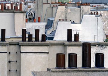 Michael WOLF (1954 – 2019, Germany): Paris Rooftops 02 – Christophe Guye Galerie