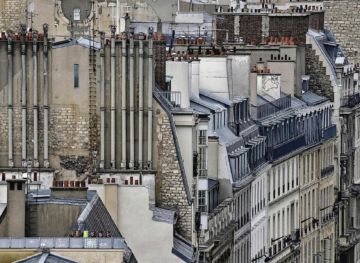 Michael WOLF (1954 – 2019, Germany): Paris Rooftops 08 – Christophe Guye Galerie