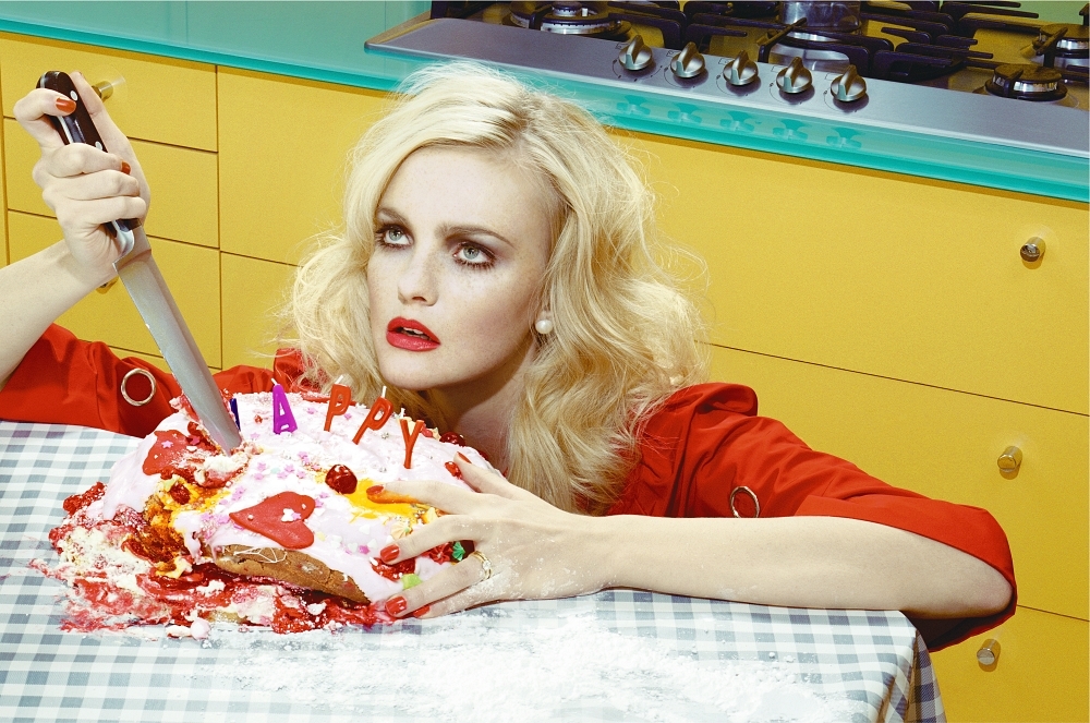 Miles ALDRIDGE (*1964, Great Britain): Home Works #7 – Christophe Guye Galerie