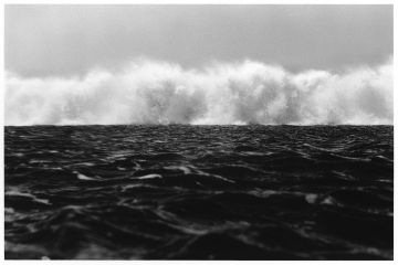 Anthony FRIEDKIN (*1949, America): White Water Wave, Zuma Beach, California, U.S.A. – Christophe Guye Galerie
