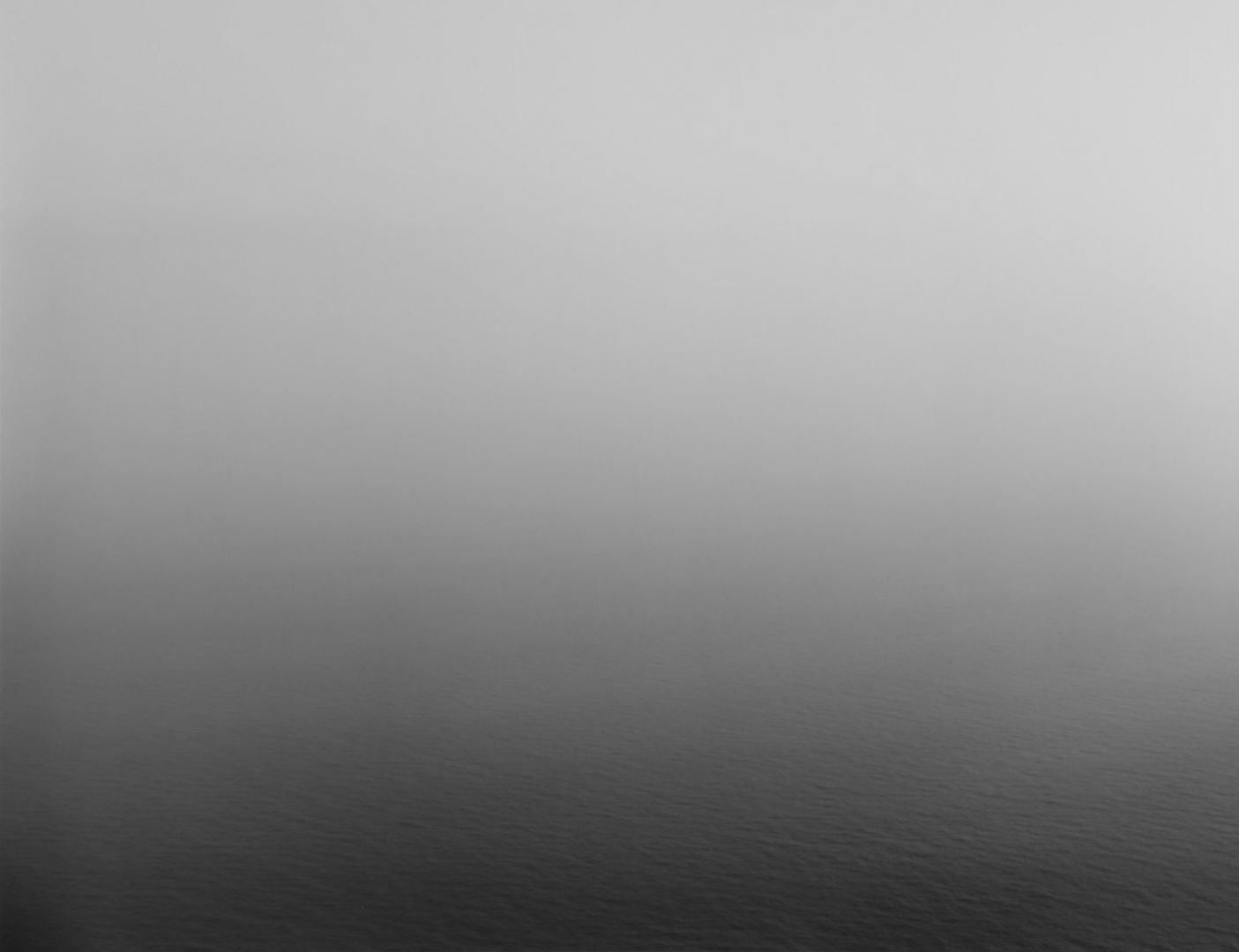 Hiroshi SUGIMOTO (*1948, Japan): (402) Tyrrhenian Sea, Cocorino – Christophe Guye Galerie