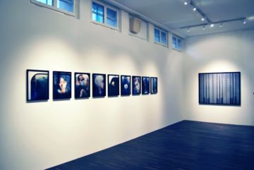  Installation Views – Michael Wolf Life in Cities 2011 – Christophe Guye Galerie