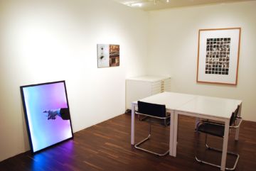 Installation Views – 2020 Vision. 20 Kuratoren/20 Fotografen 2015 – Christophe Guye Galerie