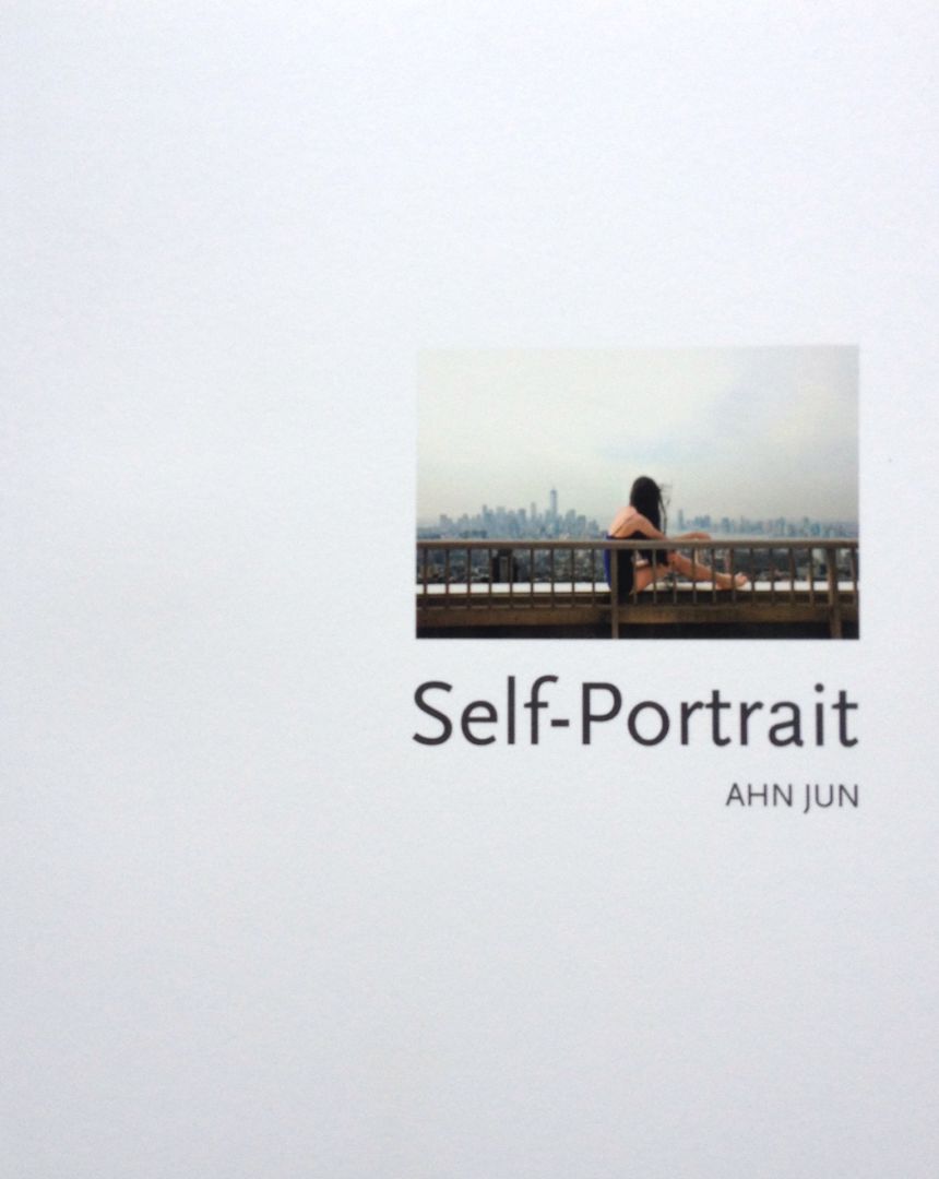 Jun Ahn – Self-Portrait (klein)